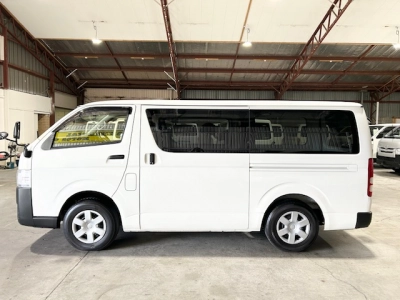 2019 Toyota Hiace =4x4= Dual Airbags - Parking Sensors 