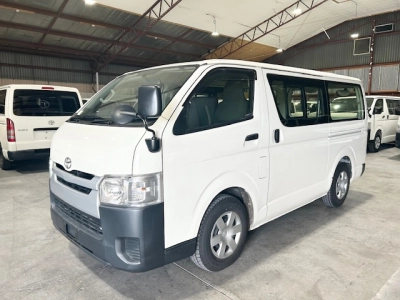 2017 Toyota Hiace 3L Diesel 6 Seaters