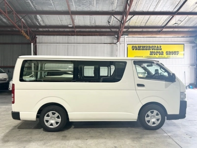 2017 Toyota Hiace 3L Diesel 6 Seaters