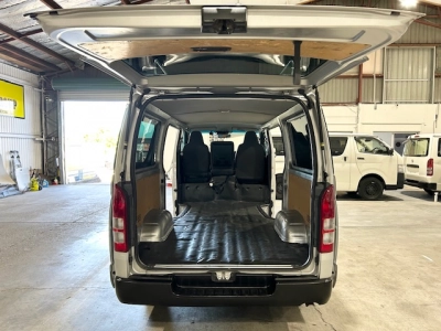2018 Toyota Hiace 4WD * FREE ROOF RACK * $500 DISCOUNTED FOR FUEL (1 WEEK ONLY)