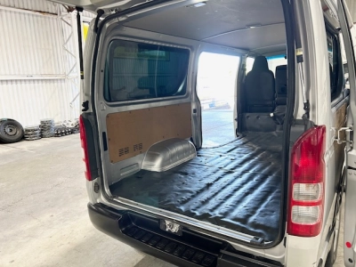 2018 Toyota Hiace 4WD * FREE ROOF RACK * 