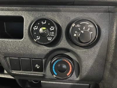 2018 Toyota Hiace 4WD * FREE ROOF RACK * 