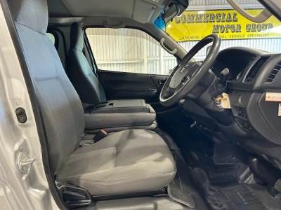 2018 Toyota Hiace 4WD * FREE ROOF RACK * 
