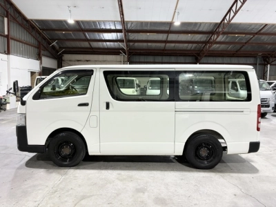 2017 Toyota Hiace ** 3L** =2wd= MID YEAR SUPER SALE