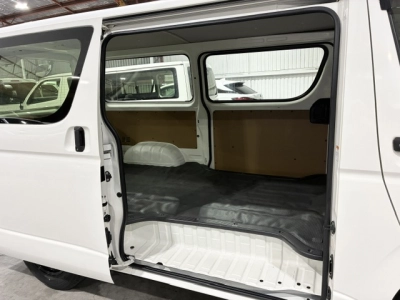 2017 Toyota Hiace ** 3L** =2wd= MID YEAR SUPER SALE