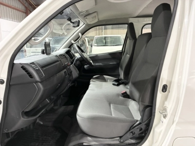 2017 Toyota Hiace ** 3L** =2wd= MID YEAR SUPER SALE