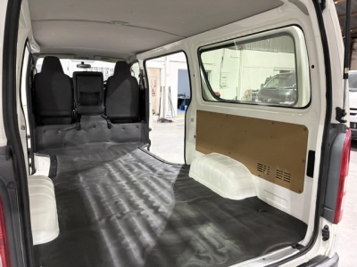 2017 Toyota Hiace ** 3L** =2wd= MID YEAR SUPER SALE