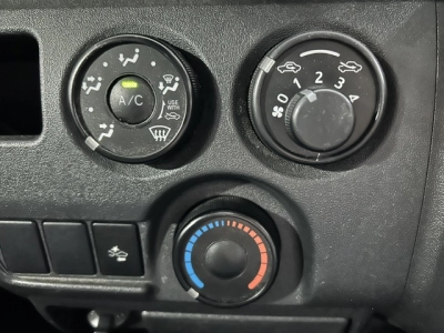 2018 Toyota Hiace =2WD= Free Mag Wheels 