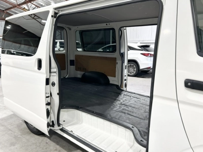 2018 Toyota Hiace =2WD= Free Mag Wheels 