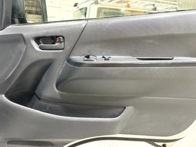 2022 Toyota Hiace Facelift = 4X4 = 6 Seaters