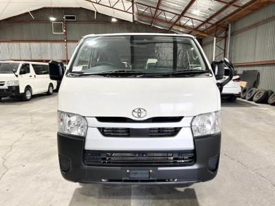 2022 Toyota Hiace Facelift = 4X4 = 6 Seaters