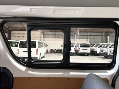 2022 Toyota Hiace Facelift = 4X4 = 6 Seaters