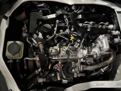 2022 Toyota Hiace Facelift = 4X4 = 6 Seaters