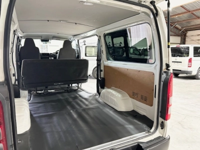 2022 Toyota Hiace Facelift = 4X4 = 6 Seaters