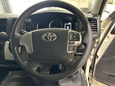 2022 Toyota Hiace Facelift = 4X4 = 6 Seaters