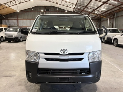 2020 Toyota Hiace = 4X4 = REAR AIRCON / 6 SEATER !!