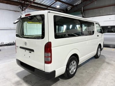 2020 Toyota Hiace = 4X4 = REAR AIRCON / 6 SEATER !!