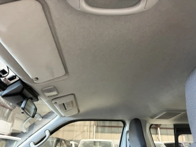 2020 Toyota Hiace = 4X4 = REAR AIRCON / 6 SEATER !!