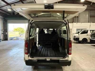 2020 Toyota Hiace = 4X4 = REAR AIRCON / 6 SEATER !!