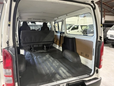 2020 Toyota Hiace = 4X4 = REAR AIRCON / 6 SEATER !!