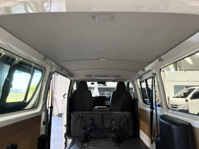 2020 Toyota Hiace = 4X4 = REAR AIRCON / 6 SEATER !!
