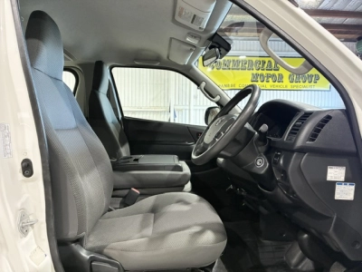 2020 Toyota Hiace = 4X4 = REAR AIRCON / 6 SEATER !!