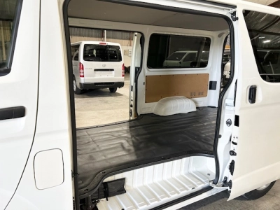 2020 Toyota Hiace ** LATEST FACELIFTMODEL ** 2.8L Diesel