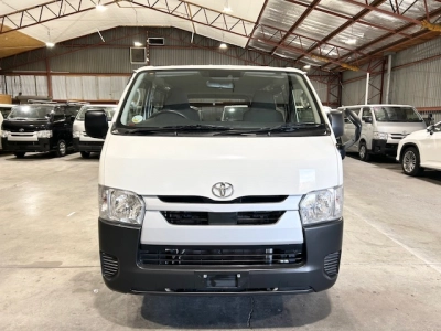 2020 Toyota Hiace ==FULL TIME 4WD== 2.8L DIESEL