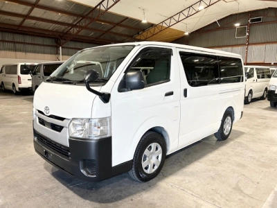 2020 Toyota Hiace ==FULL TIME 4WD== 2.8L DIESEL
