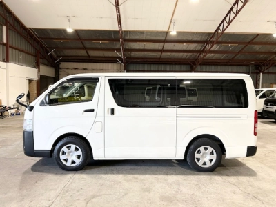 2020 Toyota Hiace ==FULL TIME 4WD== 2.8L DIESEL