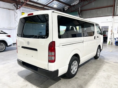 2020 Toyota Hiace ==FULL TIME 4WD== 2.8L DIESEL