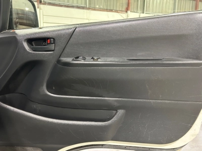 2016 Toyota Hiace 3L Diesel 4WD * NEW YEAR SALE * 