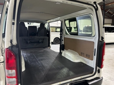 2016 Toyota Hiace 3L Diesel 4WD * NEW YEAR SALE * 