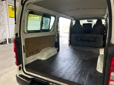 2016 Toyota Hiace 3L Diesel 4WD * NEW YEAR SALE * 