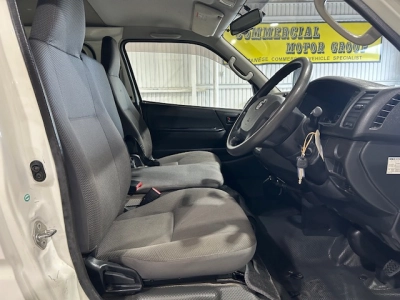 2016 Toyota Hiace 3L Diesel 4WD * NEW YEAR SALE * 