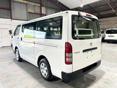 2016 Toyota Hiace 3L Diesel 4WD * NEW YEAR SALE * 