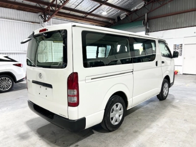 2016 Toyota Hiace 3L Diesel 4WD * NEW YEAR SALE * 