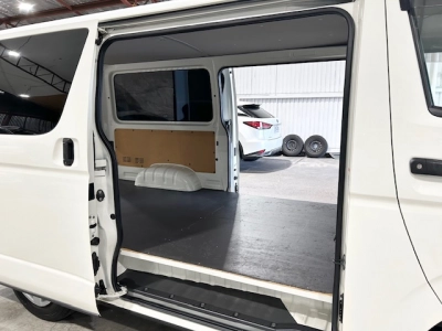2018 Toyota Hiace +++ FULL TIME 4WD +++ FREE CAR PLAY