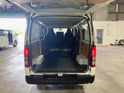 2018 Toyota Hiace 2.8L Diesel Turbo *** BIG SALE _ WAS $31,995 - NOW $ 28,500***