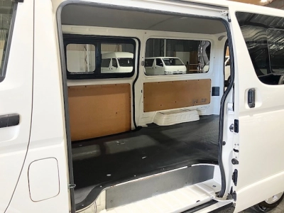 2018 Toyota Hiace 2.8L Diesel Turbo *** BIG SALE _ WAS $31,995 - NOW $ 28,500***