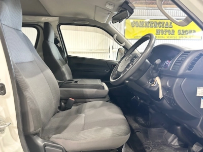 2020 Toyota Hiace Facelift Model =4X4=