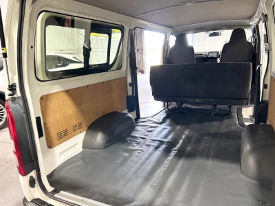 2017 Toyota Hiace 3L DIESEL 4X4 - 6 SEATERS_ $500 DISCOUNTED FOR FUEL (1 WEEK ONLY)