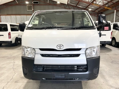 2017 Toyota Hiace 3L DIESEL 4X4 - 6 SEATERS_ $500 DISCOUNTED FOR FUEL (1 WEEK ONLY)
