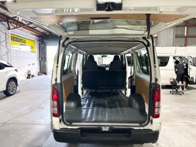 2017 Toyota Hiace 3L DIESEL 4X4 - 6 SEATERS_ $500 DISCOUNTED FOR FUEL (1 WEEK ONLY)