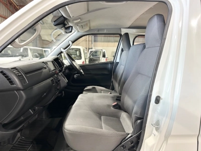 2019 Toyota Hiace 4WD - 6 Seaters - NEW YEAR SALE