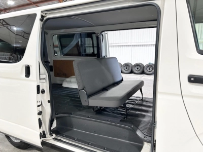 2019 Toyota Hiace 4WD - 6 Seaters - NEW YEAR SALE