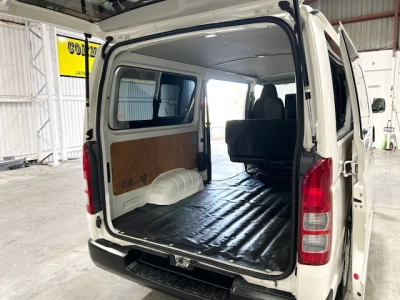 2019 Toyota Hiace 4WD - 6 Seaters - NEW YEAR SALE