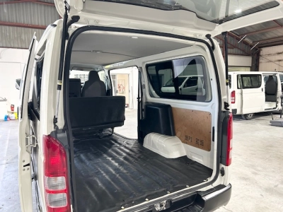 2019 Toyota Hiace 4WD - 6 Seaters - NEW YEAR SALE