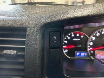 2019 Toyota Hiace 4WD - 6 Seaters - NEW YEAR SALE