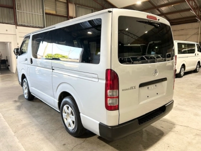 2019 Toyota Hiace =4X4= 6 Seaters - Dual Airbags